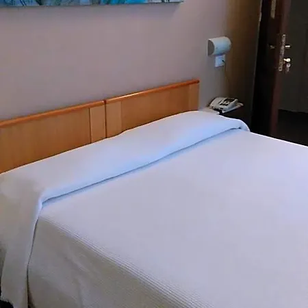 Lydia Hotel 2*