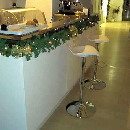 Lydia Hotel 2*
